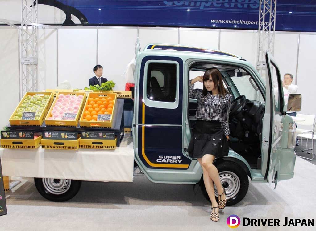 スズキ「スーパーキャリイ」と高松凛@ジャパントラックショー2018