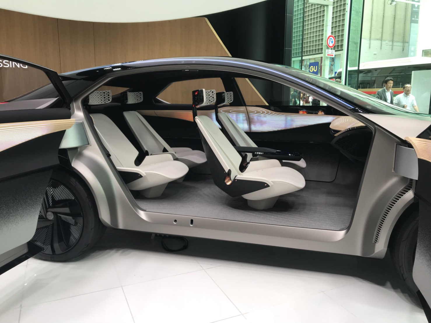 銀座の日産☆NISSAN　CROSSING