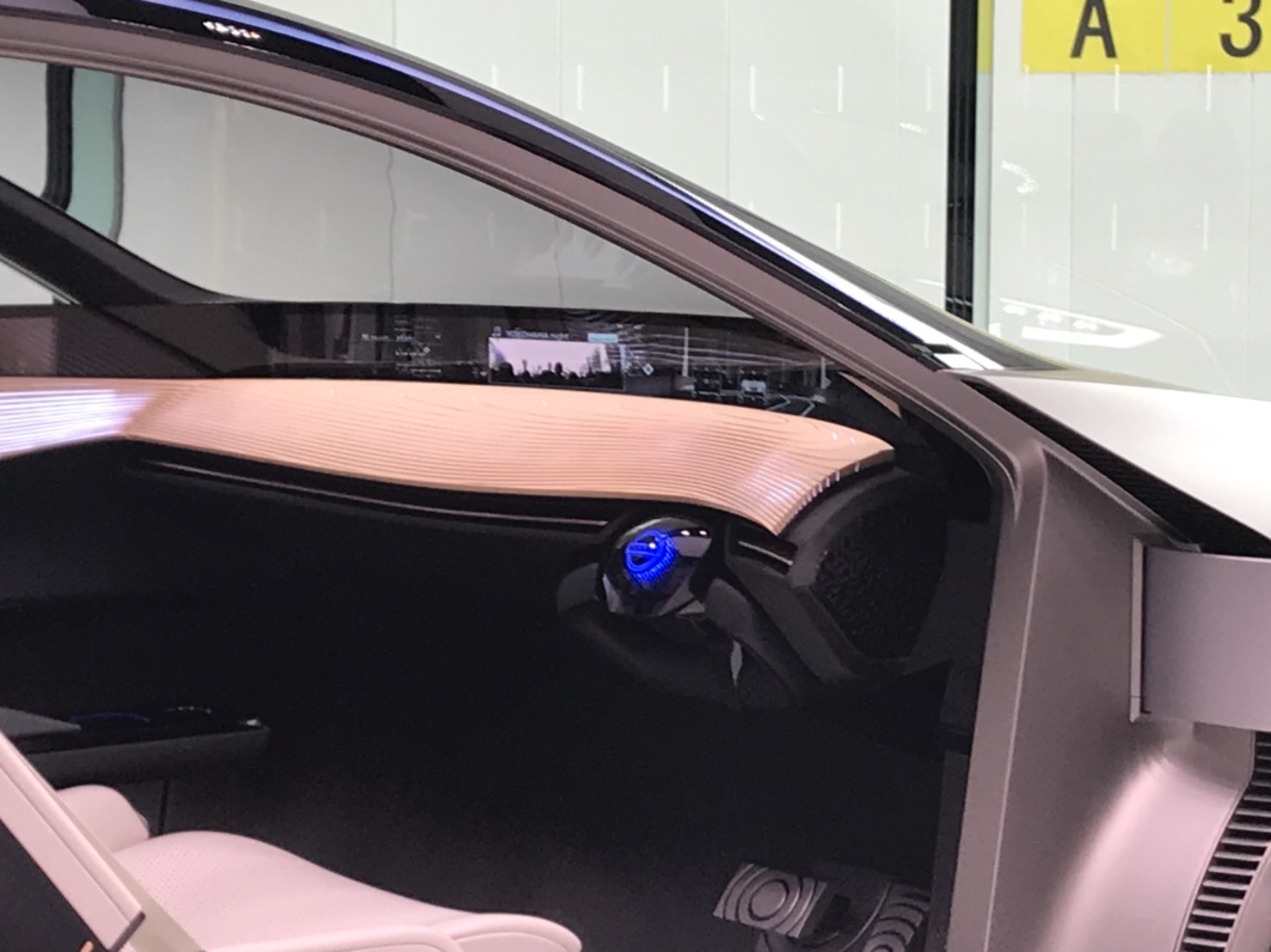 銀座の日産☆NISSAN　CROSSING