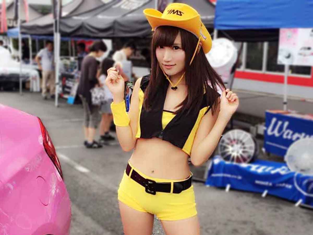 レースクイーン時代の高松凛さん②