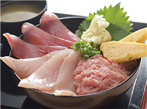 静岡サービスエリア（下り） まぐろづくし丼