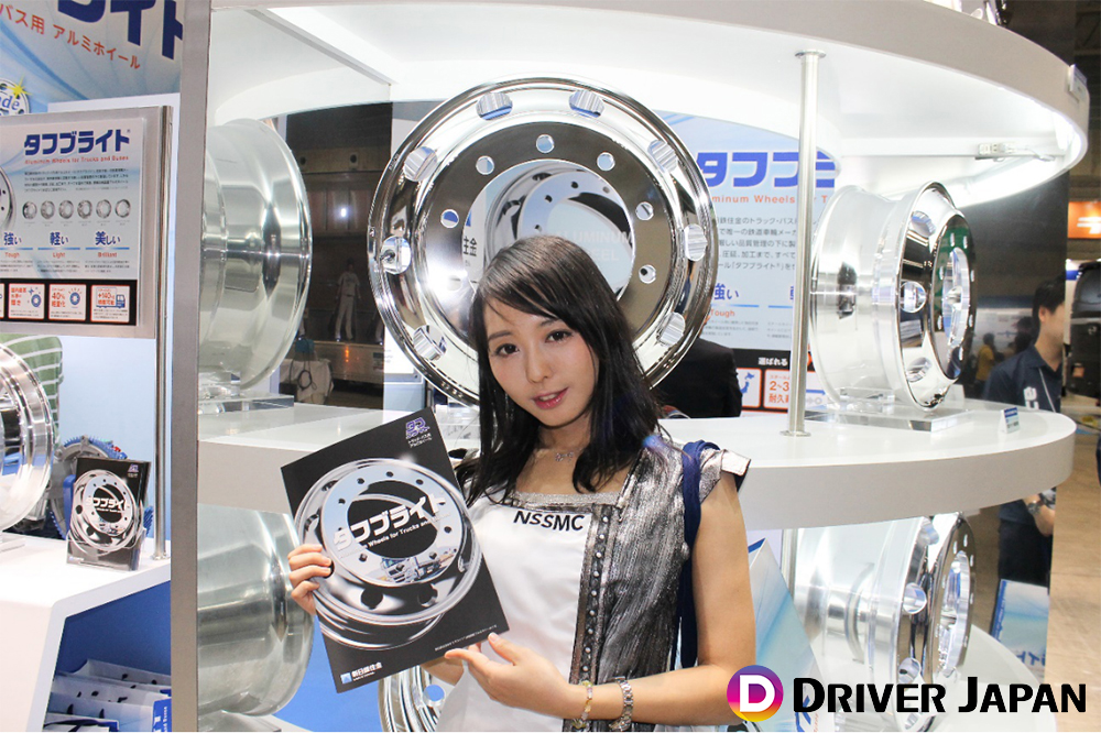 新日鉄住金株式会社　ブース　タフブライトブース コンパニオンA