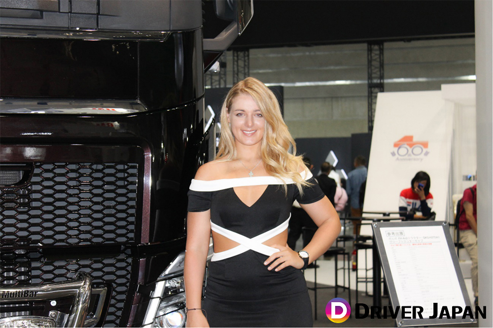 株式会社ヨシノ自動車　ブース　コンパニオンC