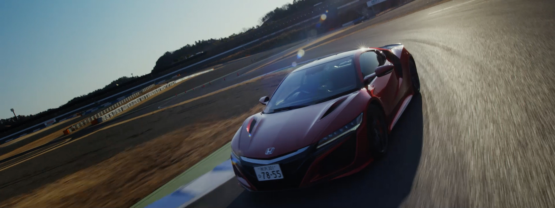 サーキットを走るNEX