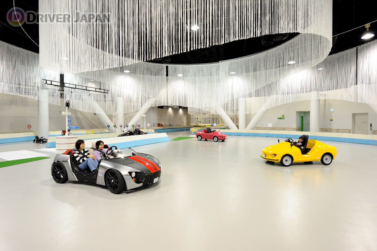 RIDE STUDIO 走る車