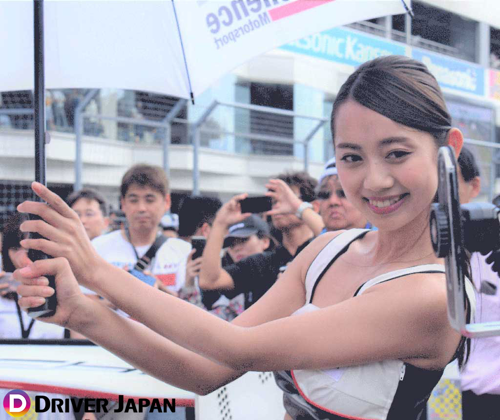 Porsche Team EBI レースクイーン白石 愛美