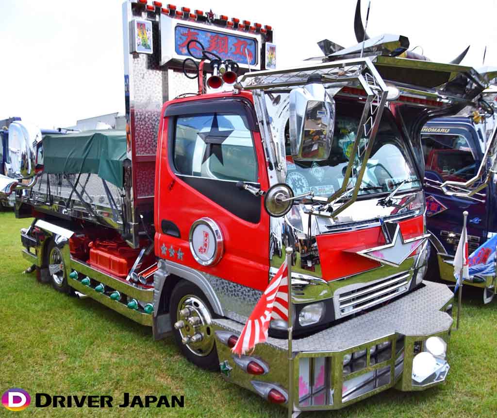 アートトラックショーでの友翔丸(DRIVER JAPAN撮影)