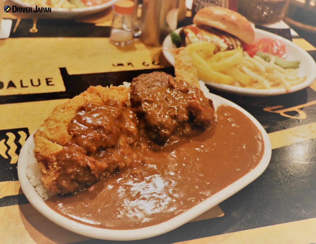 ハマーカフェ名物「メガカレー」