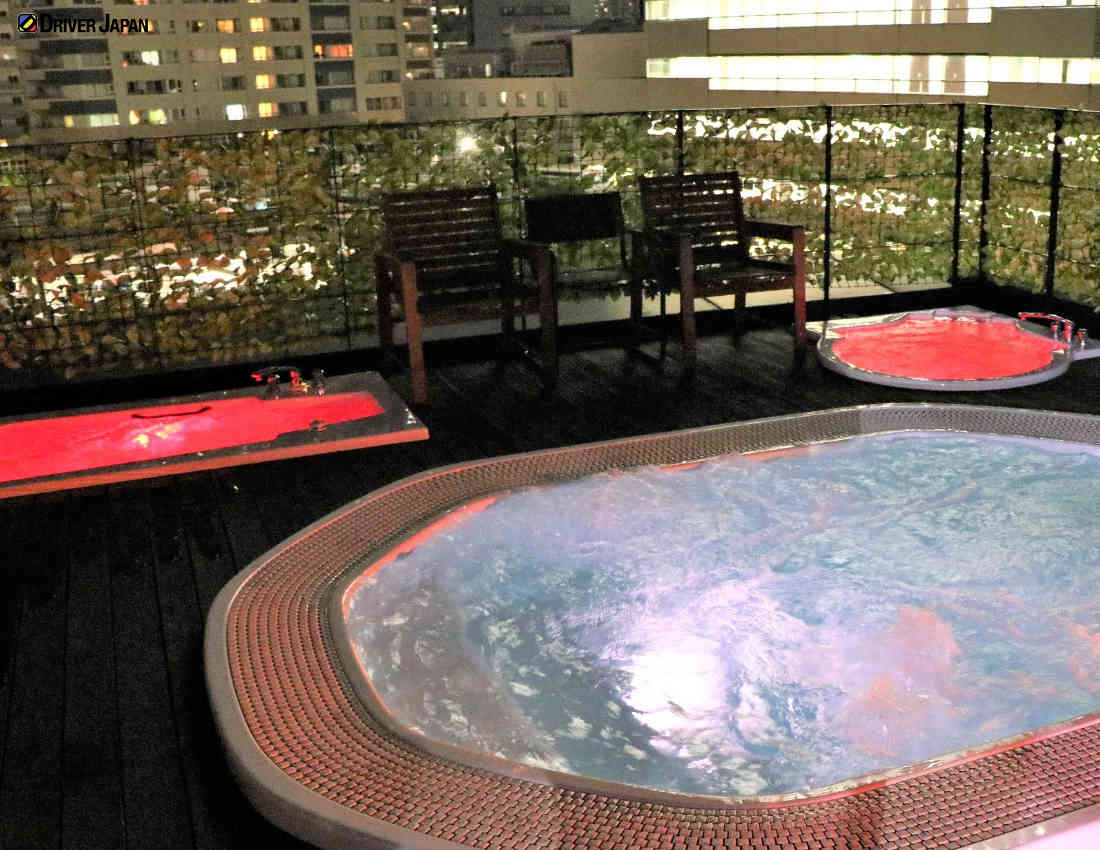 ハマーカフェの屋上にあるジャグジー