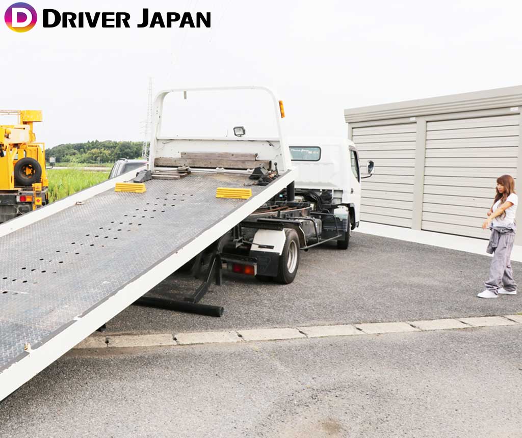 無事トラックの荷台の調整を終えたYAYOIちゃん