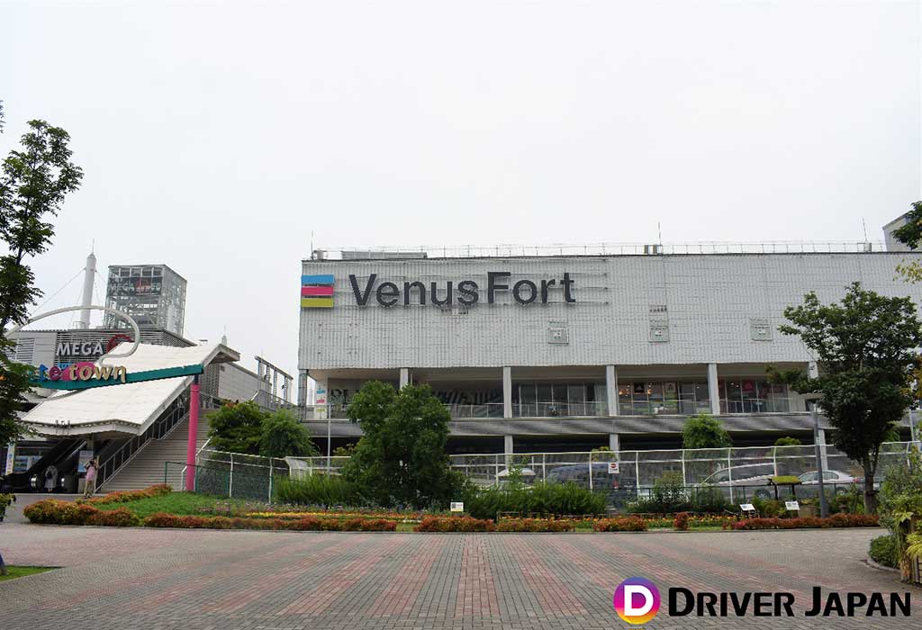 MEGAWEBの入口(お台場)