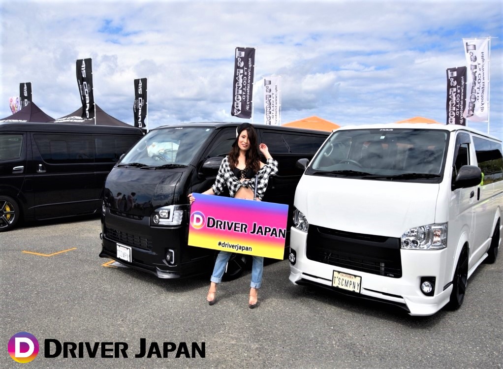 スーパーカーニバル2018参加ブースのハイエース2台