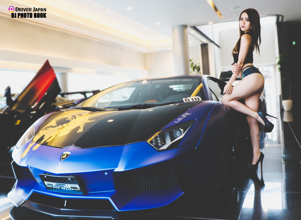 ランボルギーニ（アヴェンダドール）とKANAMIちゃんを亜細亜自動車で撮影