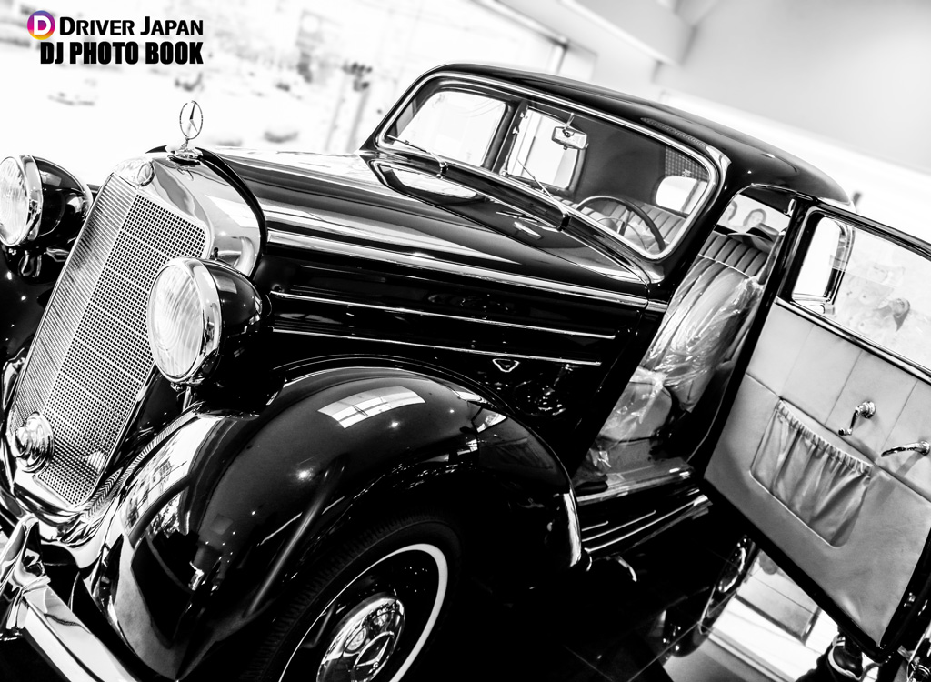 亜細亜自動車に展示されているメルセデスベンツ170Sモノクロ撮影
