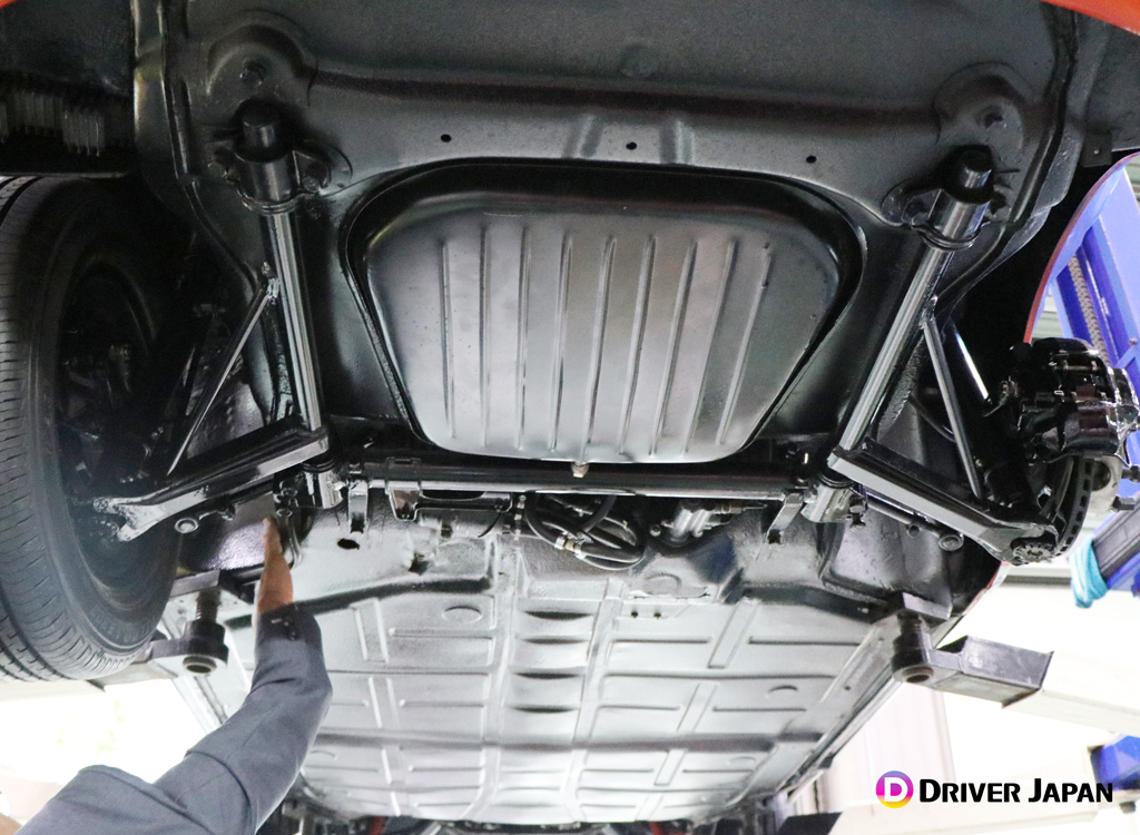 亜細亜自動車の併設されている整備工場の様子