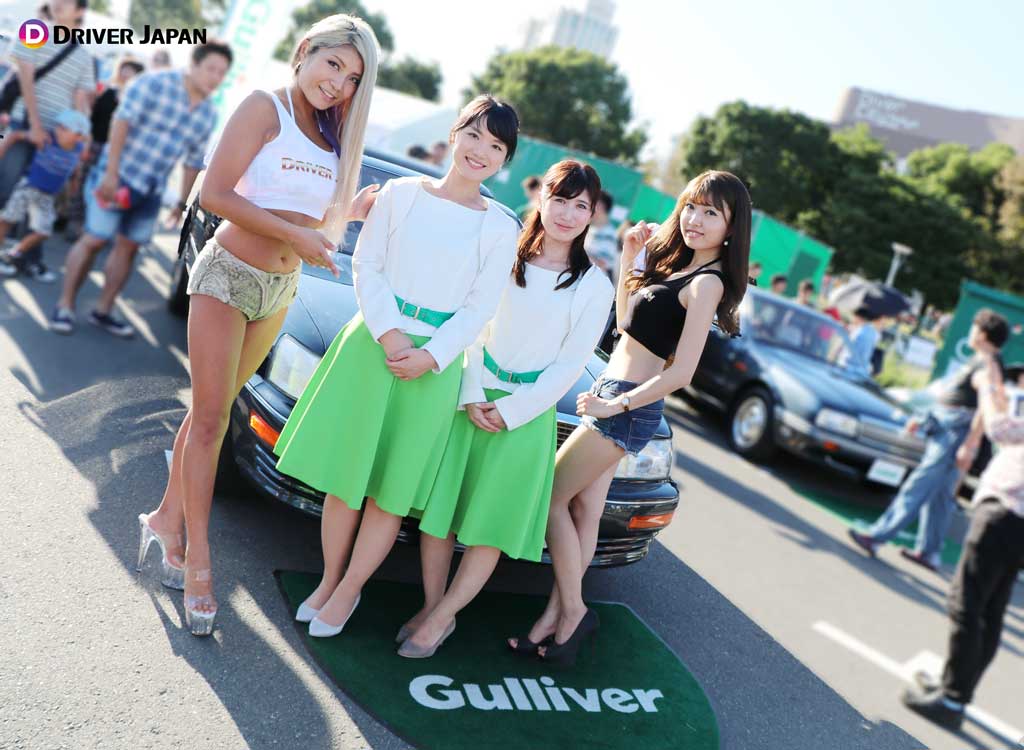 ガリバーブースでDRIVER JAPAN GIRLSとガリバーの社員さんと撮影