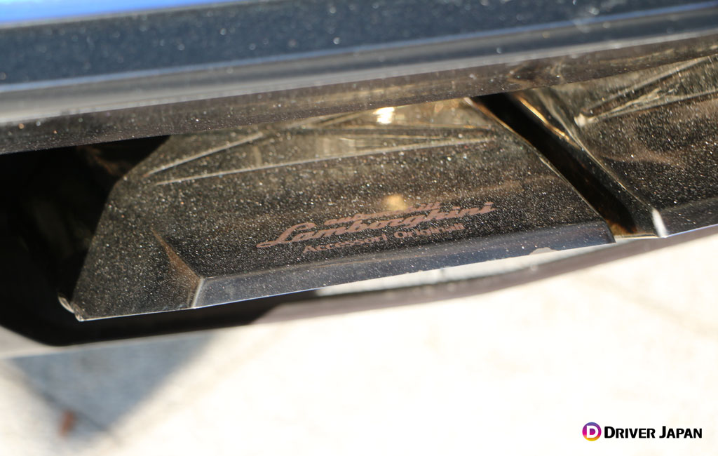 久世先生のランボルギーニ純正マフラー