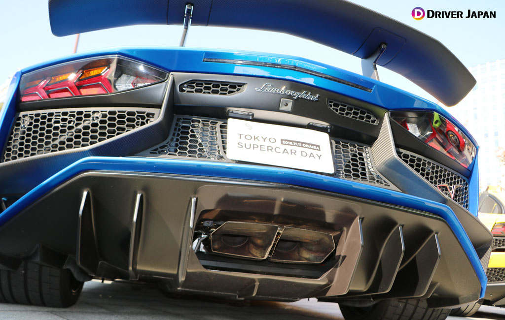 久世先生のランボルギーニ純正マフラー