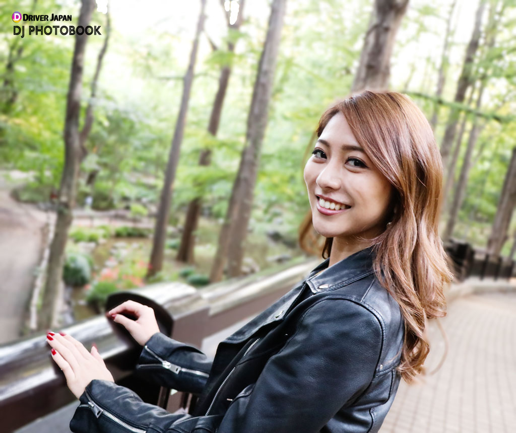 公園デート中のLISA