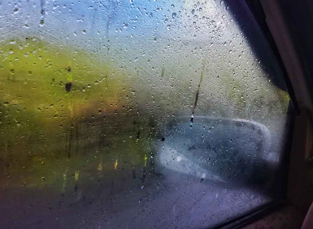 車の窓の曇り