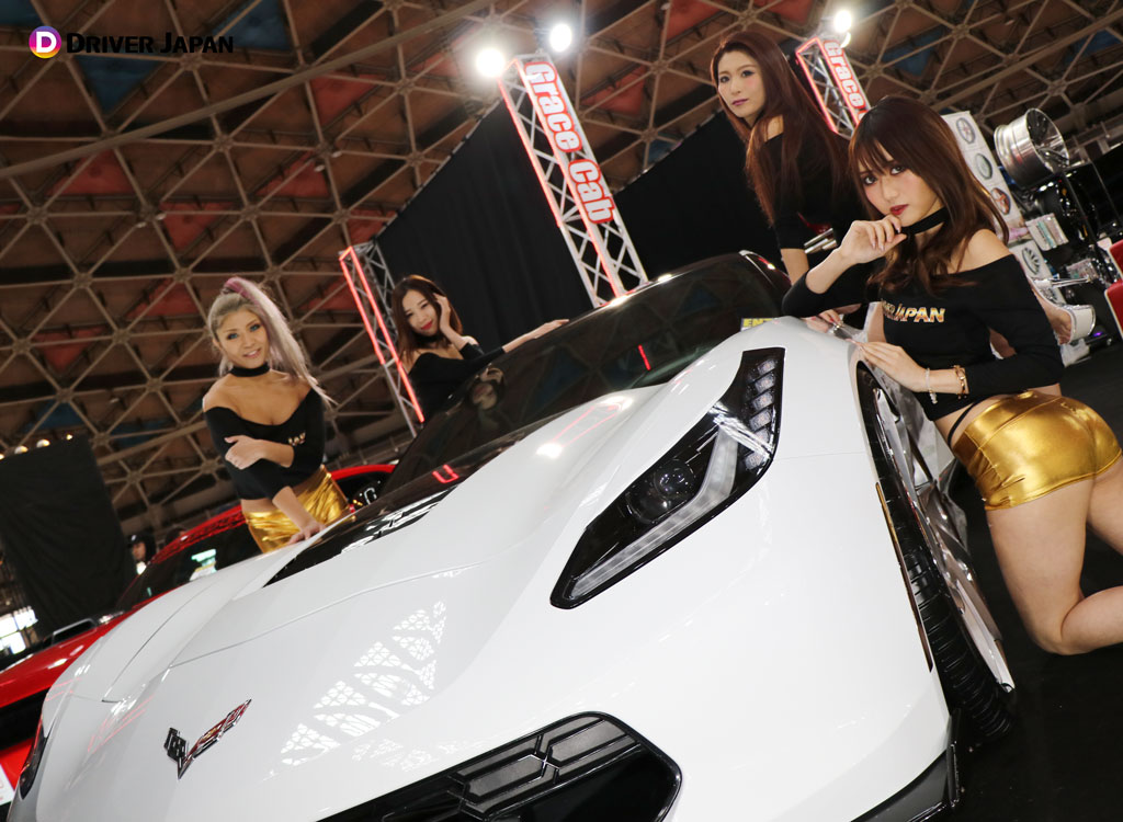 クロスファイブ展示車両とDRIVER JAPAN GIRLS