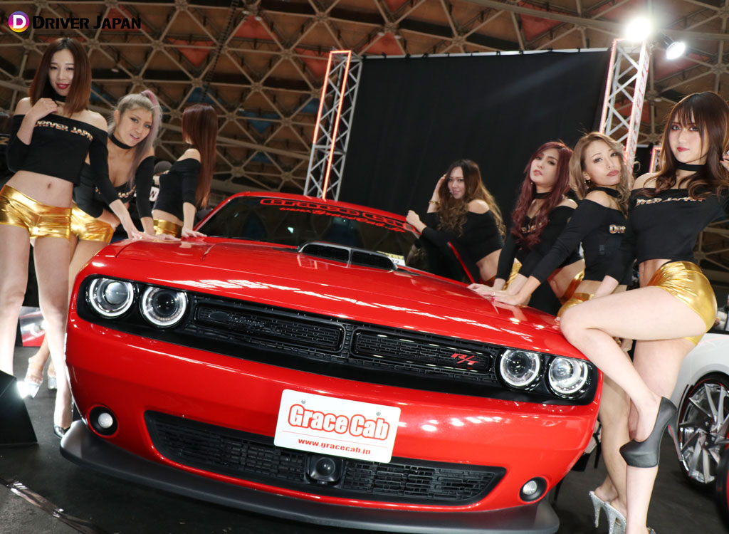 クロスファイブ展示車両とDRIVER JAPAN GIRLS