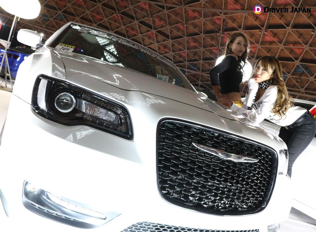 クロスファイブ展示車両とDRIVER JAPAN GIRLS