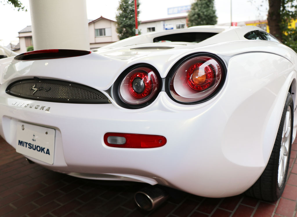 光岡自動車東京ショールームに展示された『オロチ』バックからの撮影