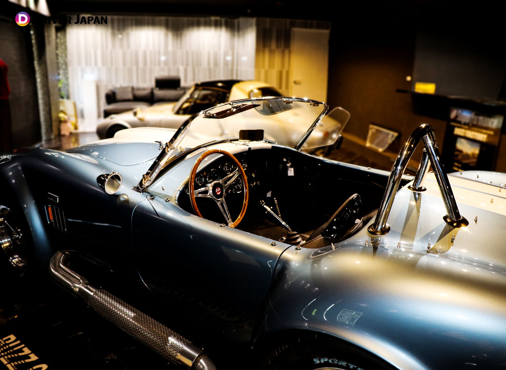 シェルビーコブラの運転席