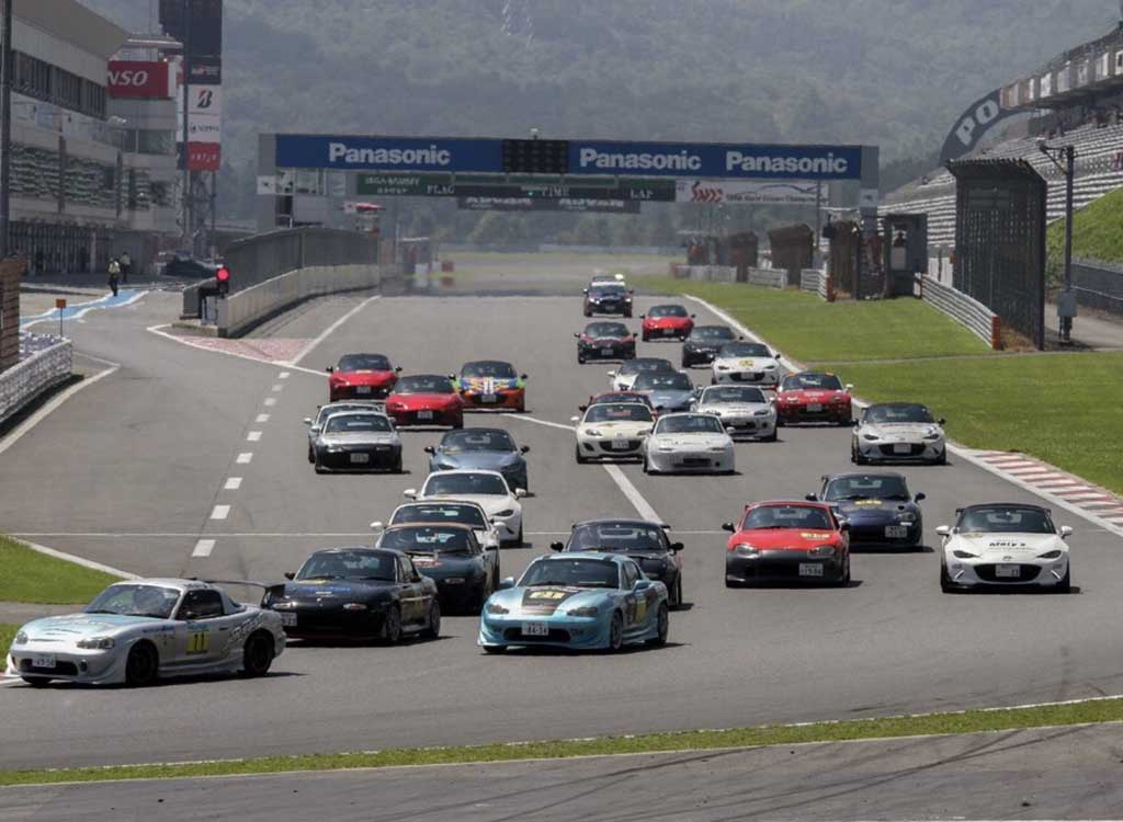 レース場でのホールショット