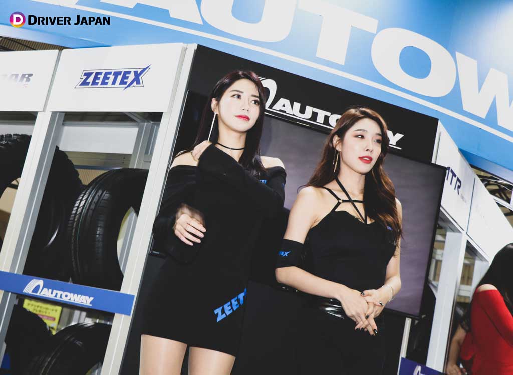 AUTOWAYブースにいたモデルさんたち