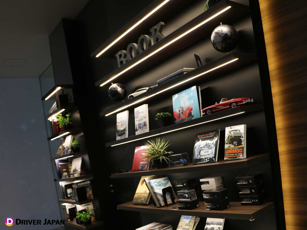 Mercedes me 六本木店のGALLERYコーナーにあるBOOKコーナー