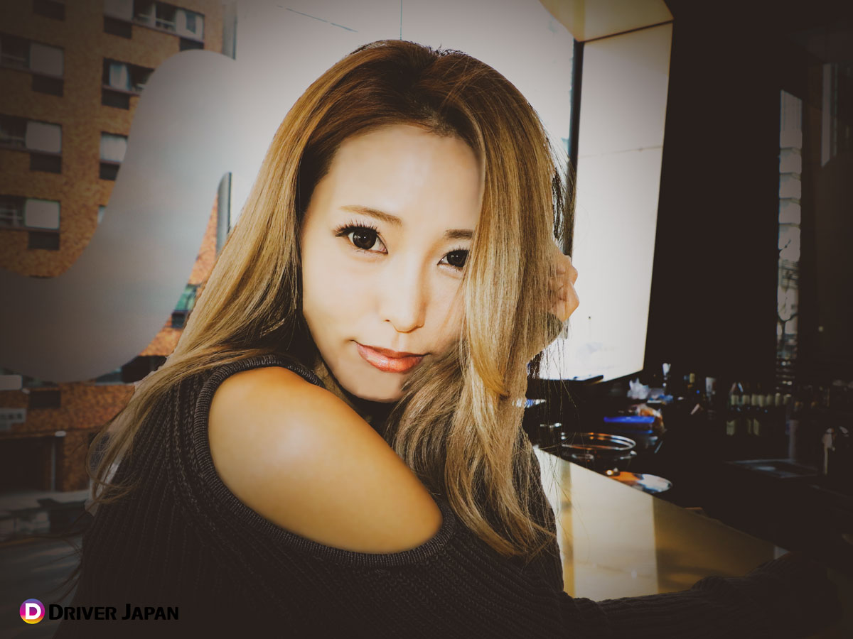 こっちを見つめるYUKIちゃん