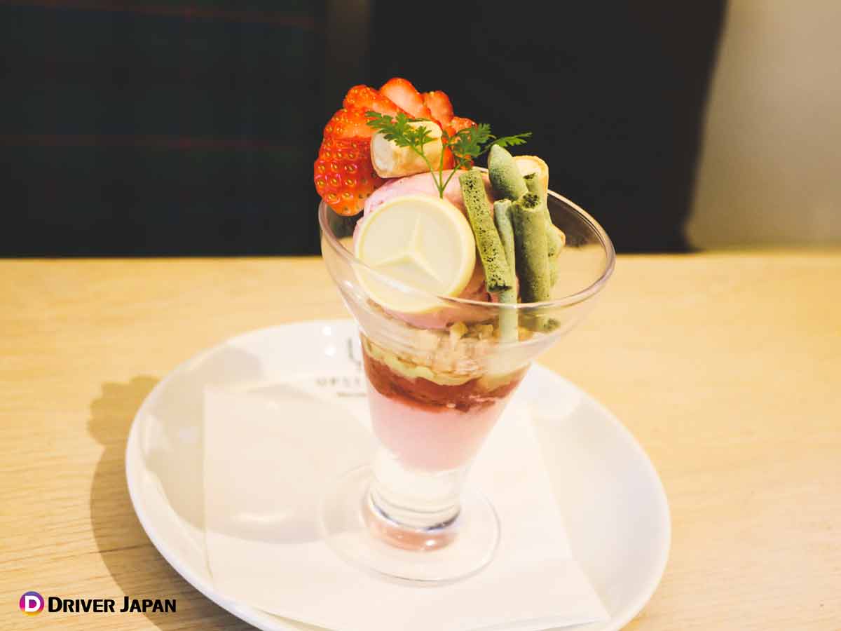 UP STAIRSで注文したデザート（アイスパフェ）