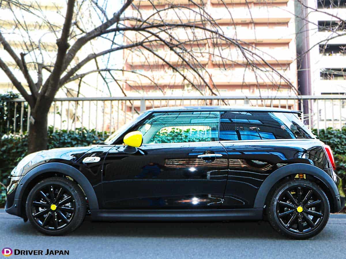 横から見たミニクーパーS (3ドア)