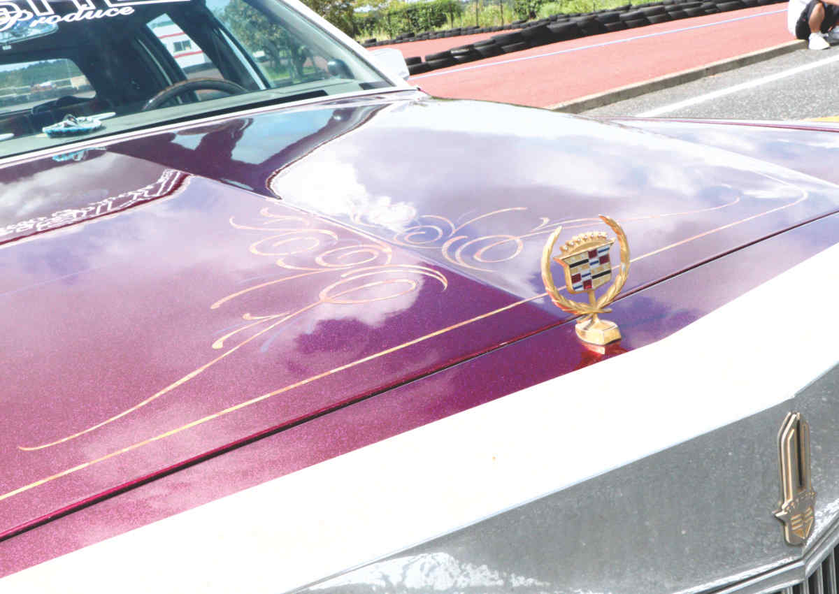 GAYA Kさんのキャデラックエンブレムのアップ写真