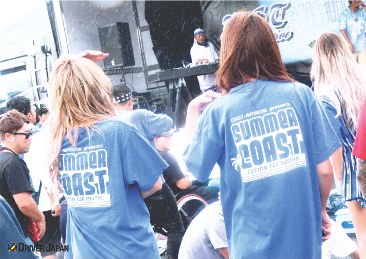 SUMMER COAST（サマーコースト）2019のイメージガール（キャンギャル）として参加したSUMIKA,AZUSAの後ろ姿