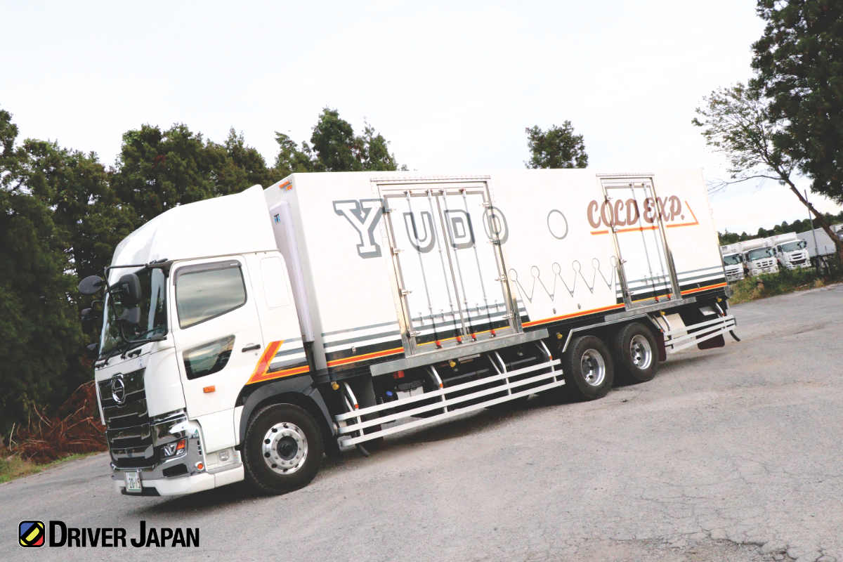 HINO PROFIA(日野プロフィア) 株式会社友動運輸敷地内