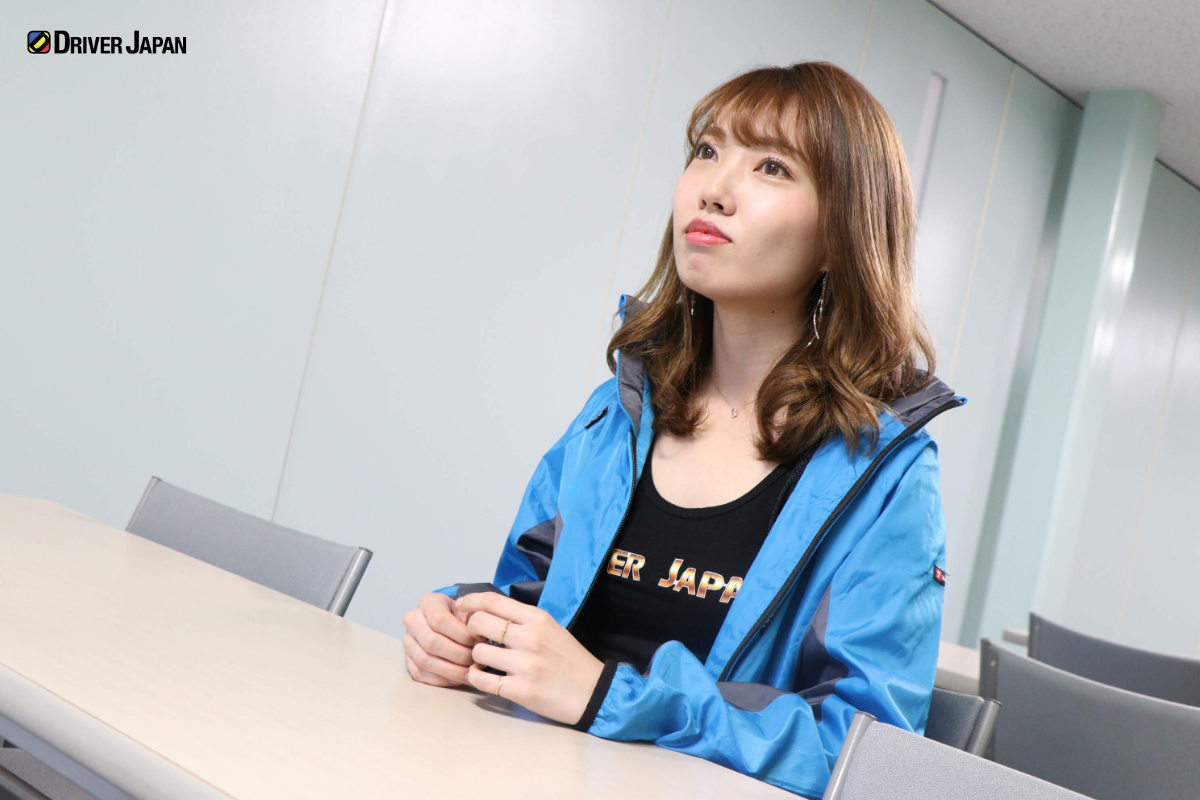 質問をするYUIKA