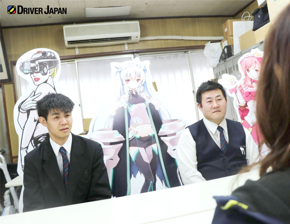 質問に答える互助交通の鈴木さんと平井さん