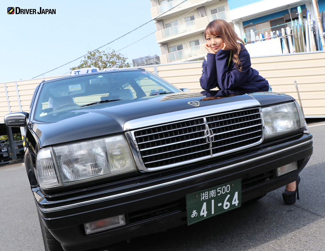 江ノ島タクシーさんのタクシー車両とドライバージャパンガールズYAYOIちゃん